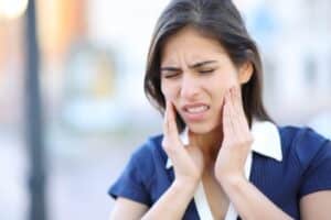 Signs of TMJ Disorder Mesa, AZ – Drs of Smiles Gentle Family Dentistry